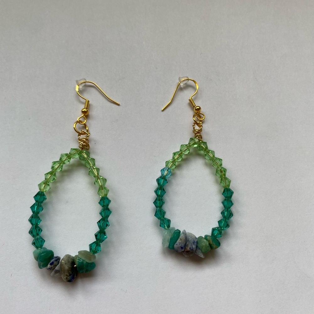 ❤️ 5 for $20 ❤️ Green teardrop beaded earrings, handmade
